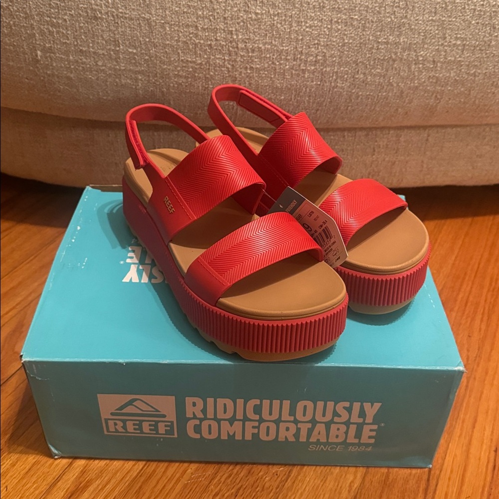 Reef Red Platform Sandals size 9